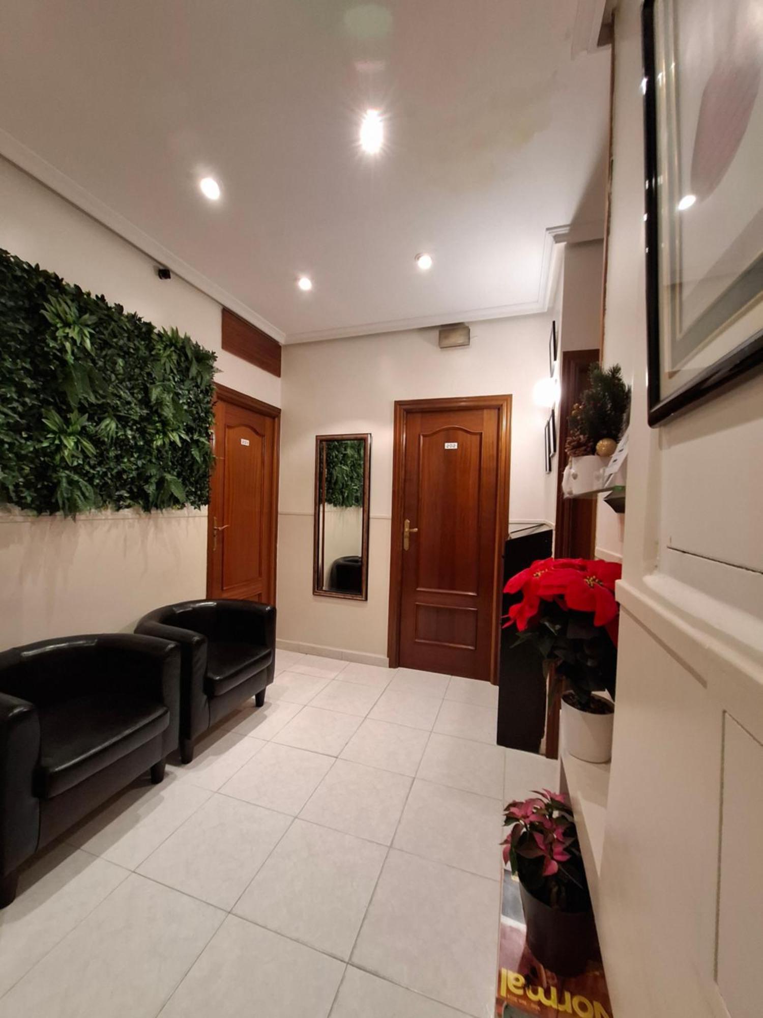 Hostal Villamanez Madrid Exterior photo