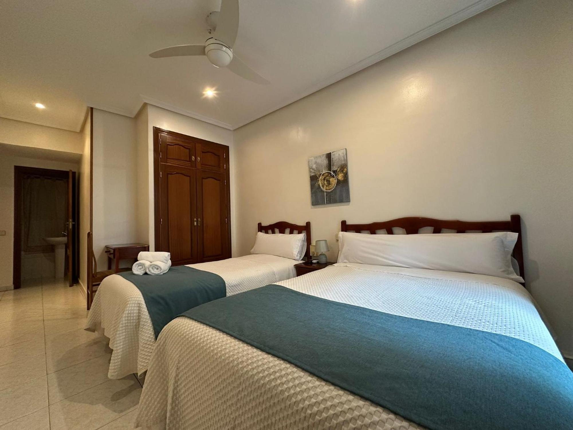 Hostal Villamanez Madrid Exterior photo
